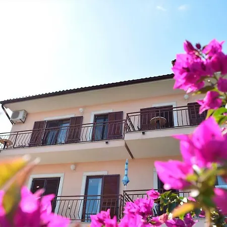 Persic Apartment