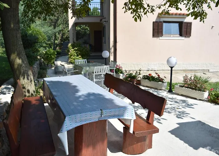 Persic Apartment
